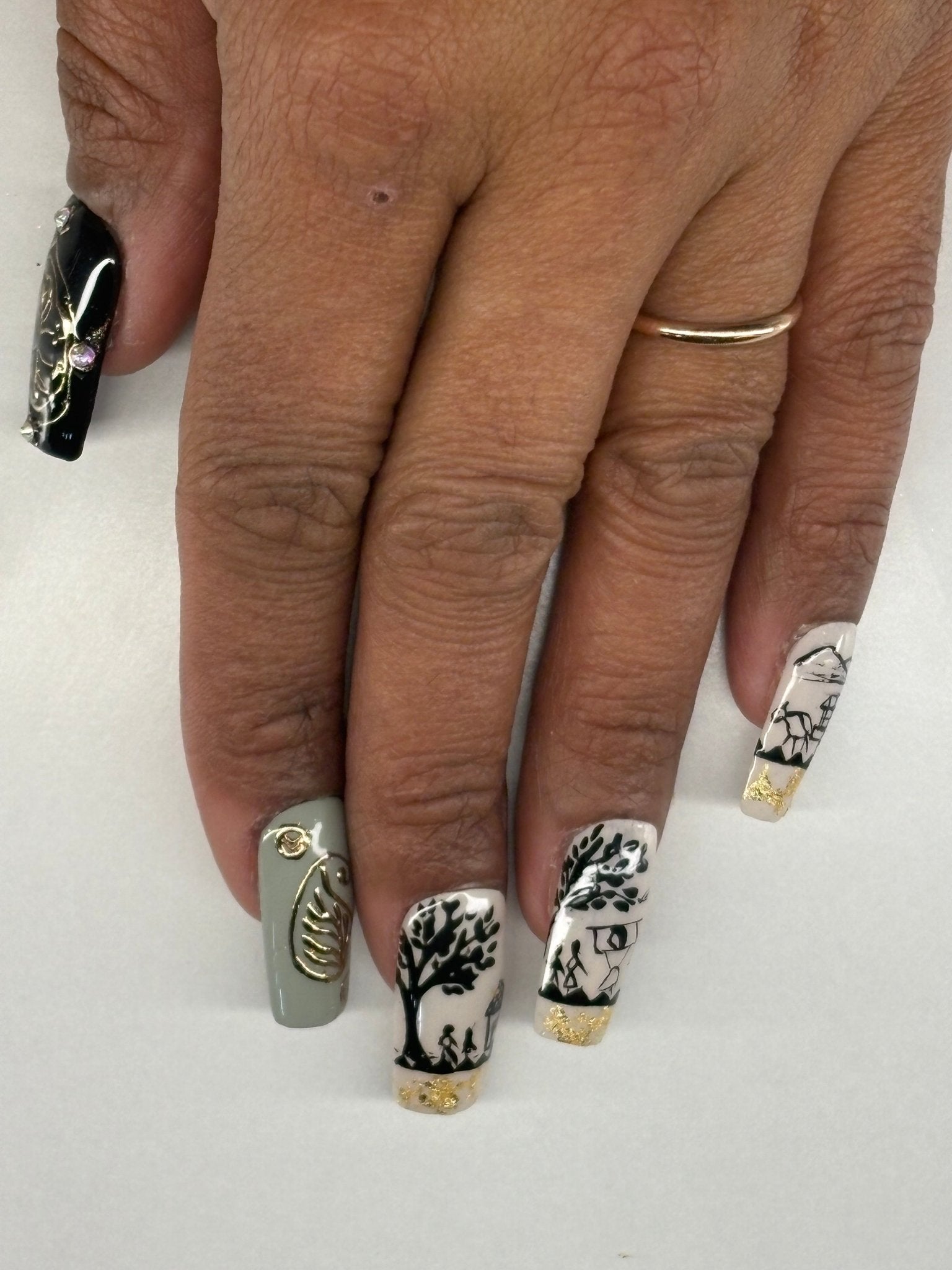 Courtyard Tales - Gigi's Nails